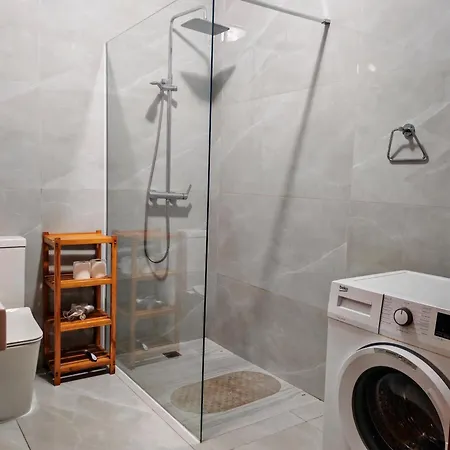 Apartman Lovely 3 Bedroom In The Heart Of St Julians *
